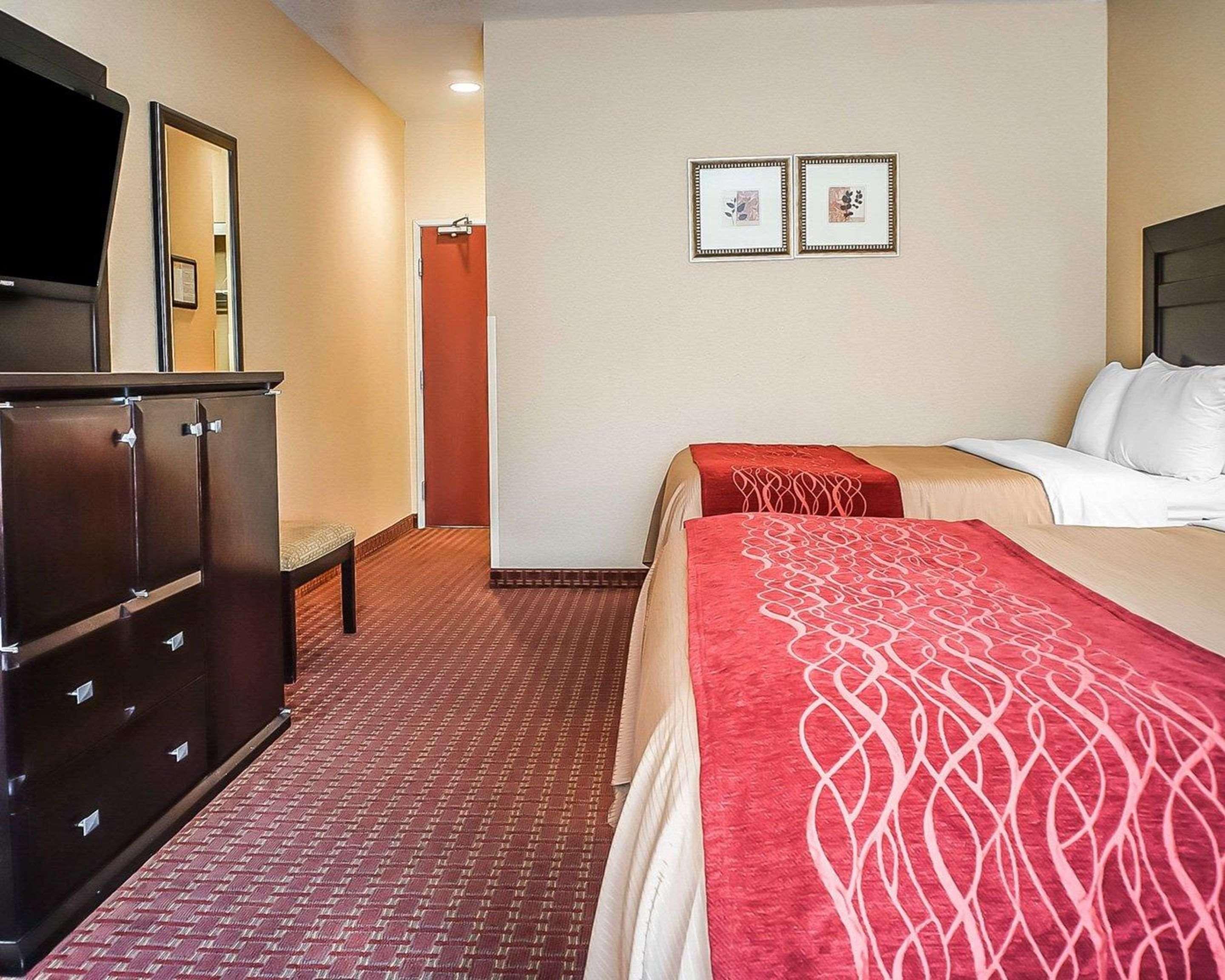 Quality Inn & Suites Roswell Buitenkant foto