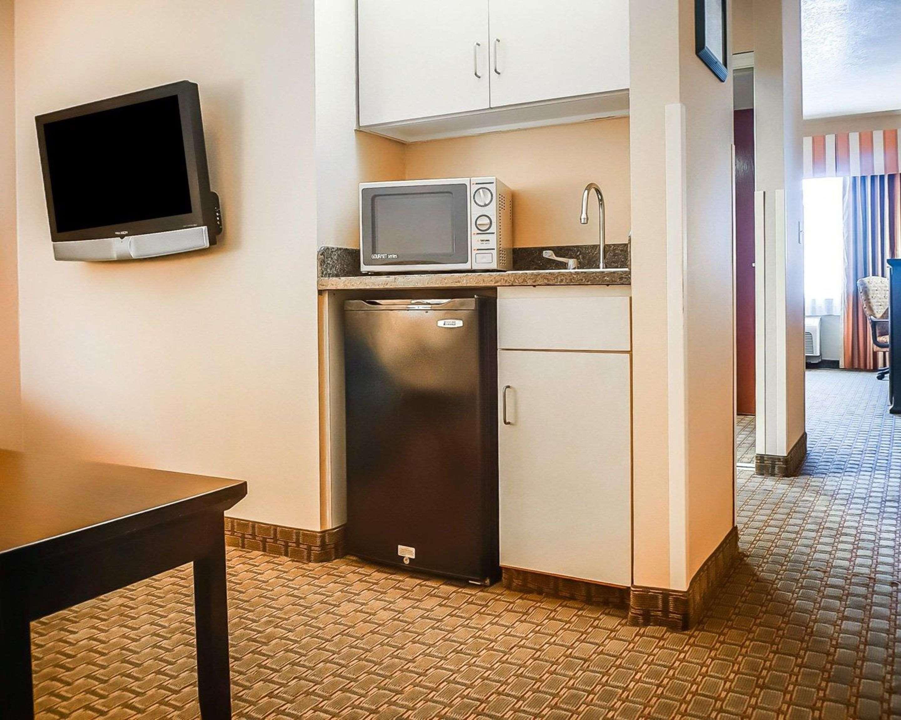 Quality Inn & Suites Roswell Buitenkant foto