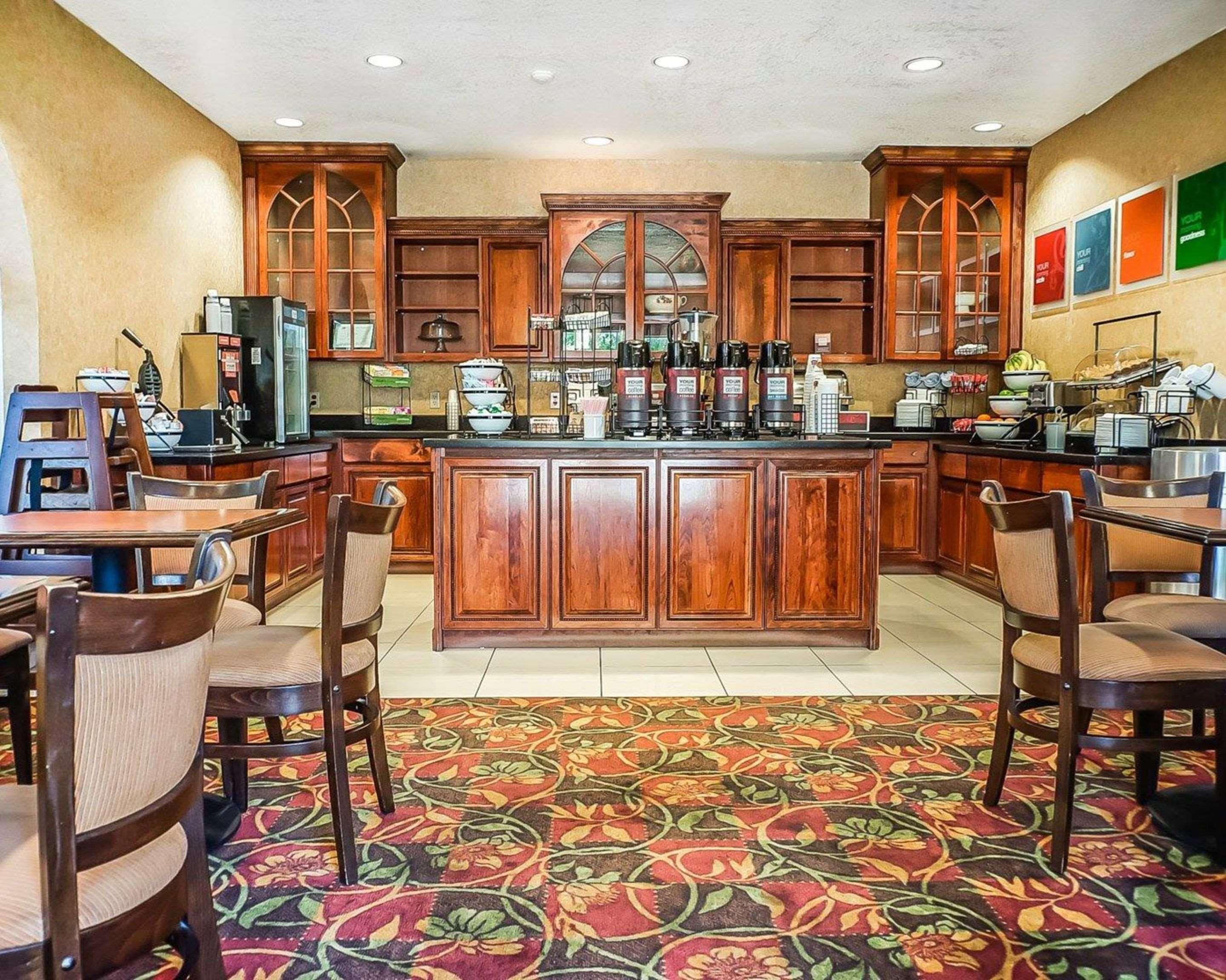 Quality Inn & Suites Roswell Buitenkant foto