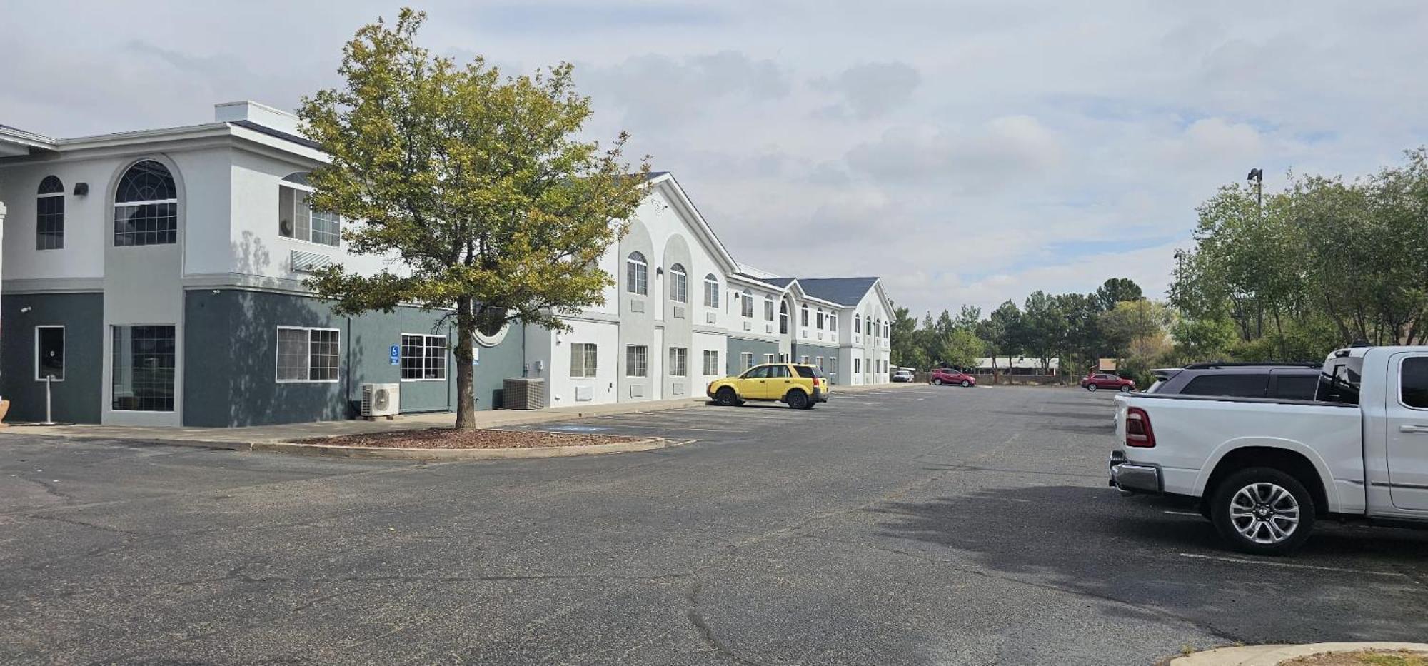 Quality Inn & Suites Roswell Buitenkant foto