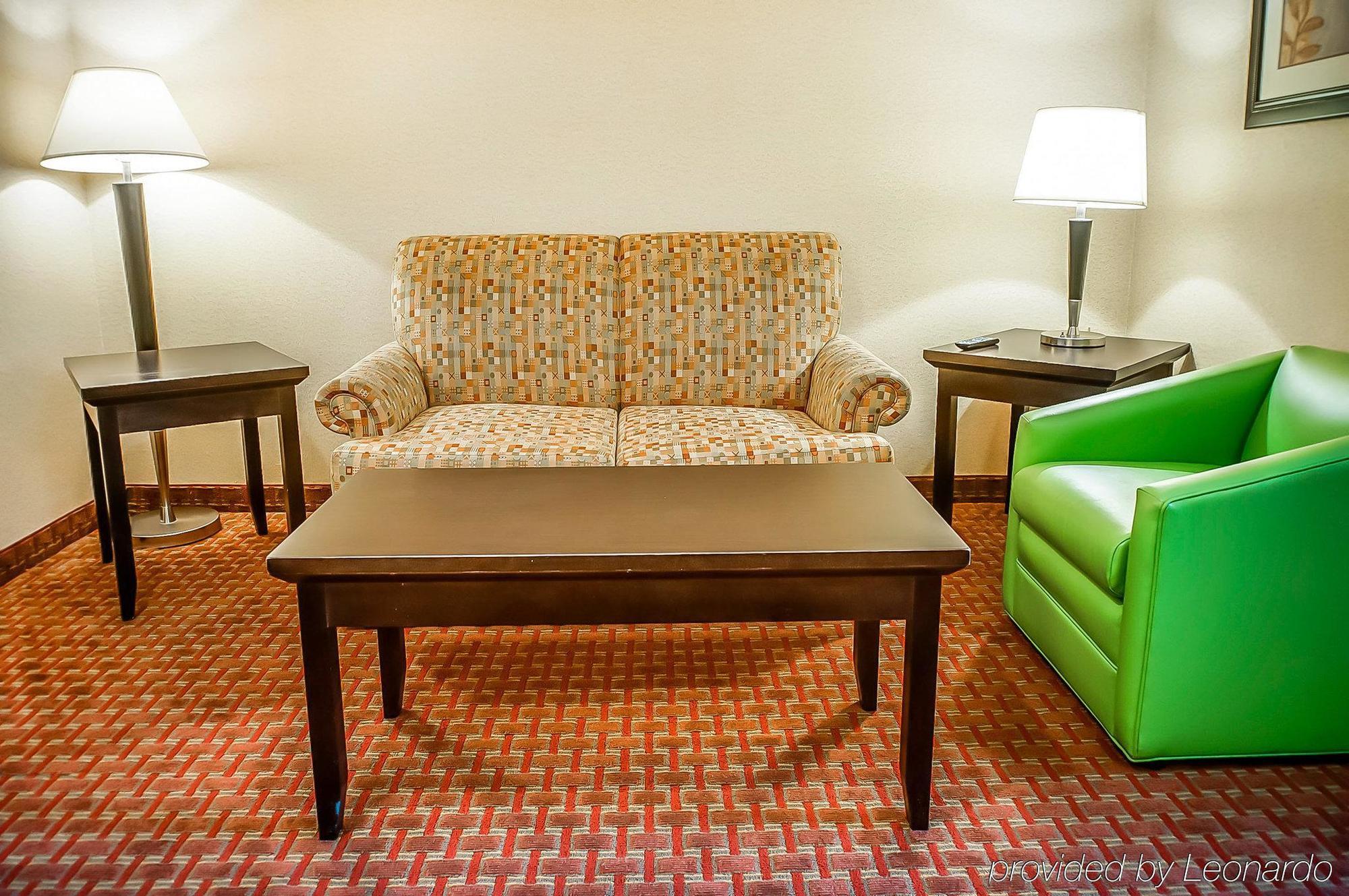 Quality Inn & Suites Roswell Buitenkant foto